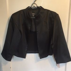 Dress barn black shrug sz L NWT